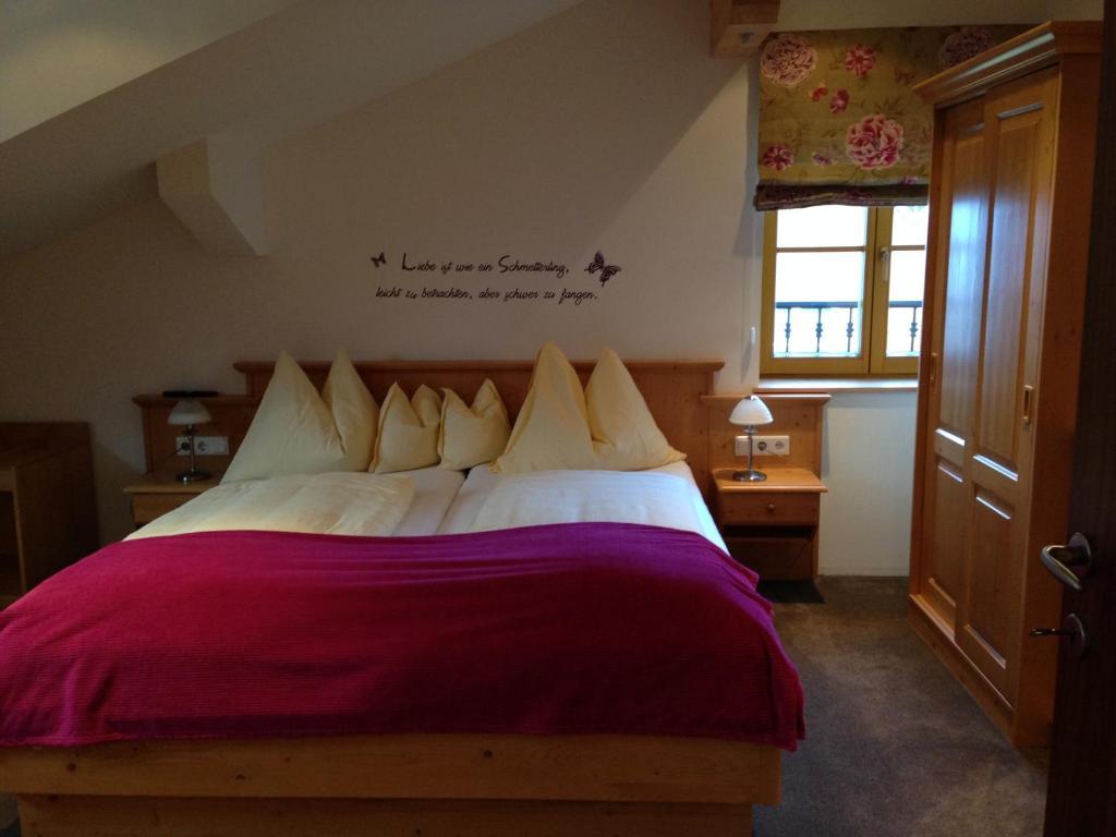 Hotel Haus Hirschpoint Faistenau Habitación foto